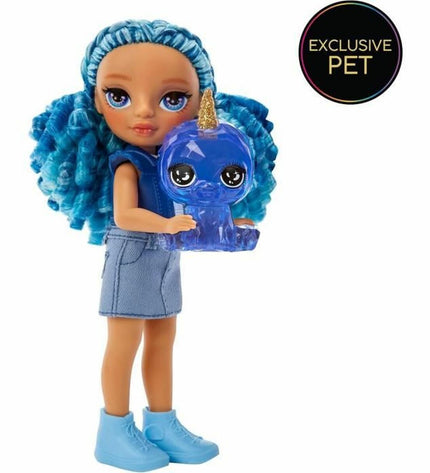 Rainbow High actiefiguur toy, colorful doll with stylish outfit and vibrant hair, part of Rainbow High poppen en actiefiguren collectie.