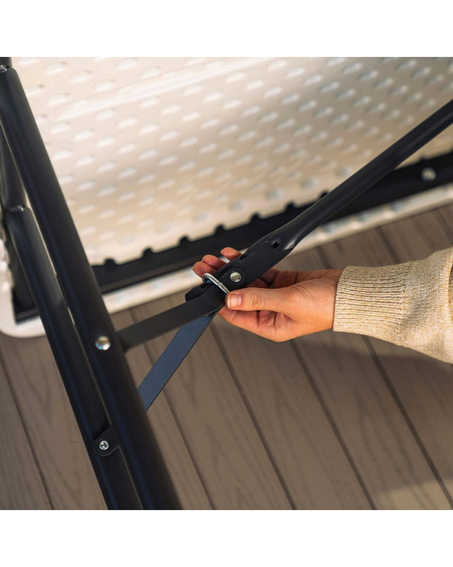 Lifetime outdoor camping table measuring 122 x 76 cm, durable and portable, ideal for sport and outdoor activities.
