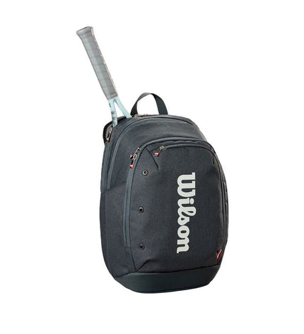 Wilson Rackettas Tour Tennis Backpack 2025 in black, with multiple compartments and adjustable straps for sports and outdoor use.