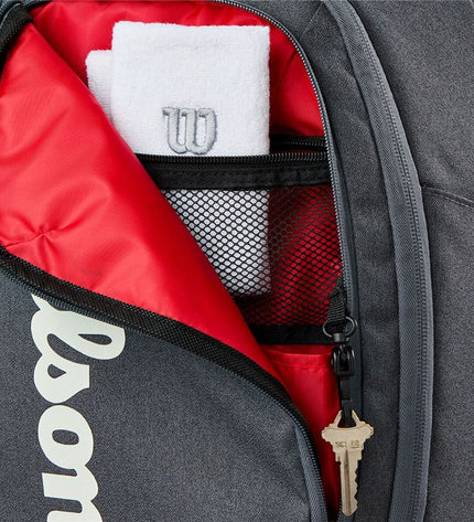 Wilson Rackettas Tour Backpack 2025 in black, designed for tennis and outdoor sports, with multiple compartments and padded straps.
