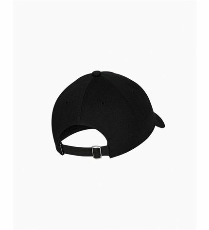 Converse Sportcap for tennis and outdoor sports, featuring a sleek design and breathable material, ideal for activewear.