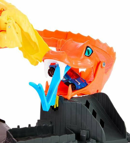 Mattel Racebaan toy race track with colorful cars and racing curves, designed for children's play and vehicle racing fun.