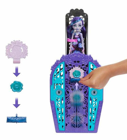 Mattel action figure from the Speelgoed en games collection, detailed poseable plastic toy with vibrant costume and accessories.