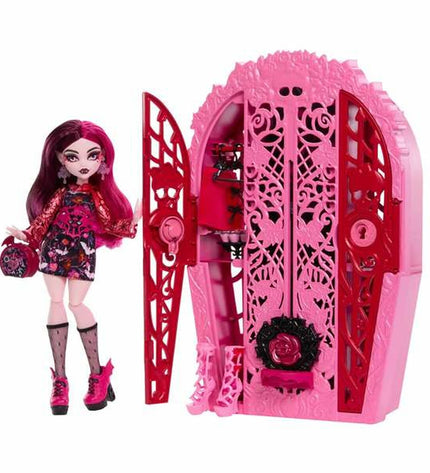 Mattel action figure from the speelgoed en games collection, detailed poseable toy for play and display.