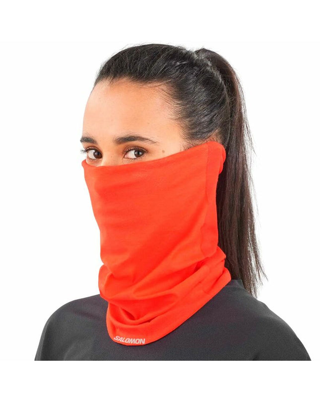 Salomon Cross NeckTube neck warmer in black, designed for outdoor sports and hiking, shows a close-up of the fabric and logo.