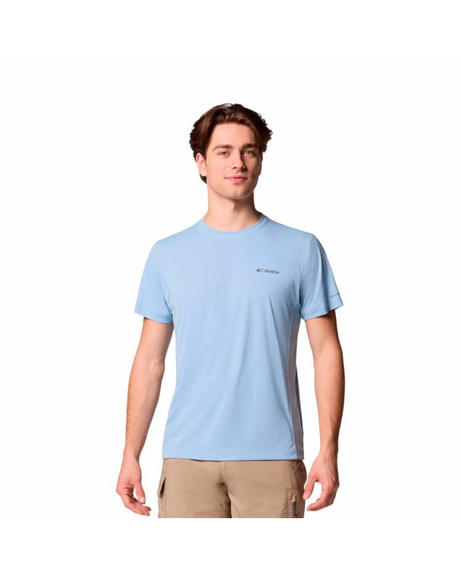 Columbia Zero Rules™ Light short-sleeve sport T-shirt for outdoor activities, shown in a natural outdoor setting.
