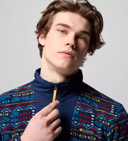 Columbia Sequoia Grove™ men's fleece lining for outdoor activities, shown in blue, ideal for camping and hiking warmth.