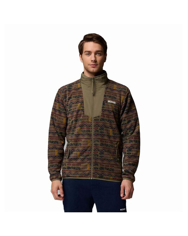 Columbia Sequoia Grove men's fleece lining for outdoor and camping activities, showing soft fleece fabric in a natural setting.