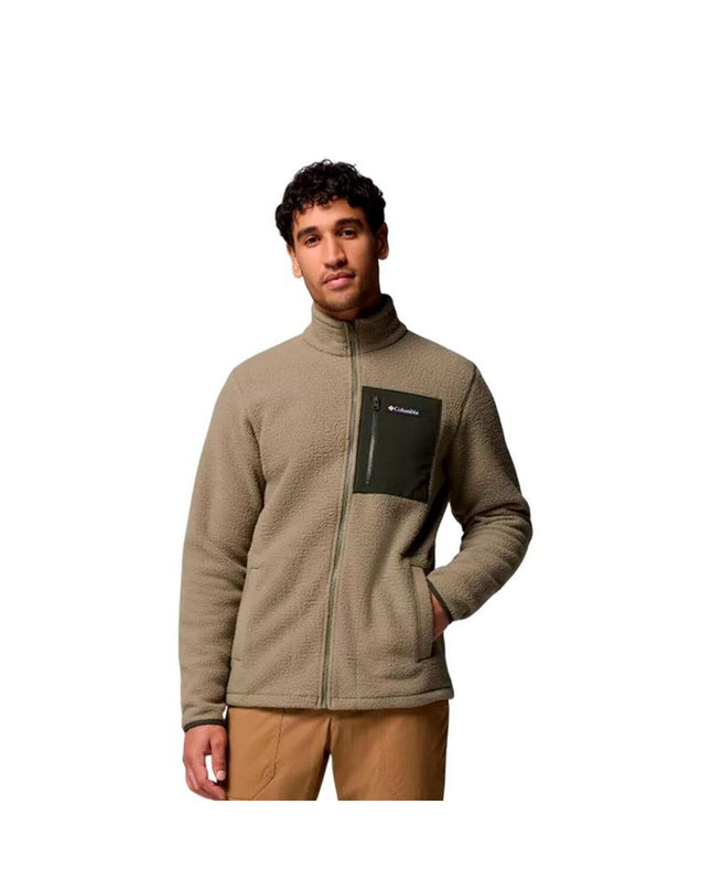 Columbia Jasper Ridge men's fleece lining, suitable for outdoor activities like camping and hiking, shown in a close-up image.