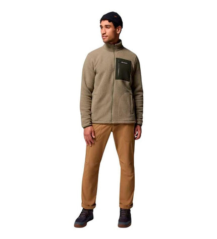 Columbia men's fleece lining jacket for outdoor activities, shown in green, suitable for camping and hiking.