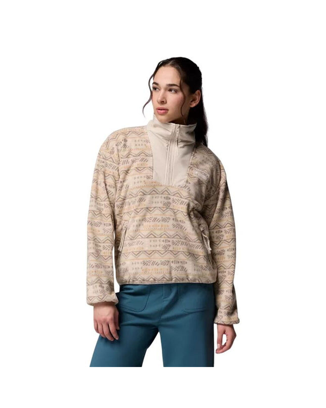 Columbia Sequoia Grove fleece lining for outdoor and camping, beige, designed for women, warm and comfortable for hiking and outdoor activities.