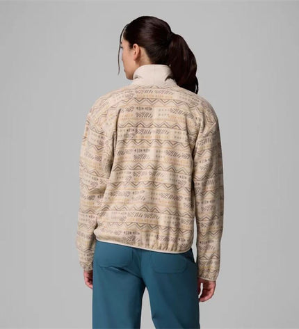 Columbia Sequoia Grove™ beige fleece lining for outdoor and hiking jackets, designed for women’s camping and outdoor activities.