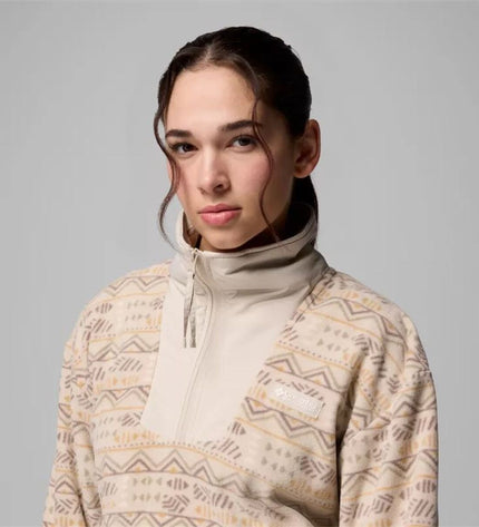 Columbia Sequoia Grove fleece lining for outdoor and camping, beige, designed for women, ideal for hiking and outdoor activities.