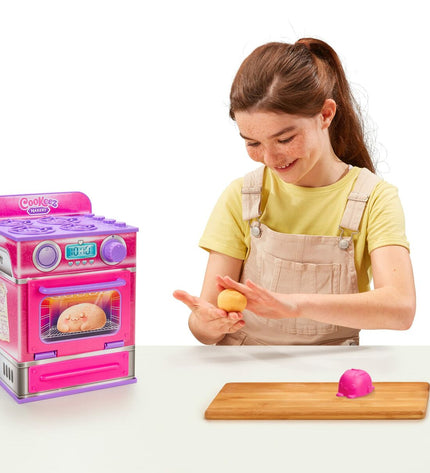 Colorful Oven Moose toy from Moose, part of the speelgoed en games imitatorspelletjes collection, featuring bright, playful design.
