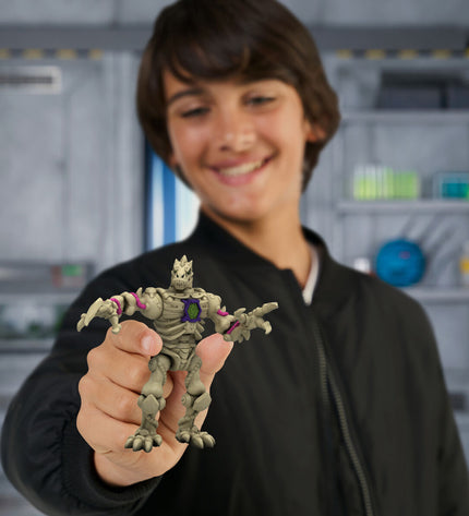 MrBeast Lab action figure from the speelgoed en games collection, detailed toy figure with colorful design and accessories.