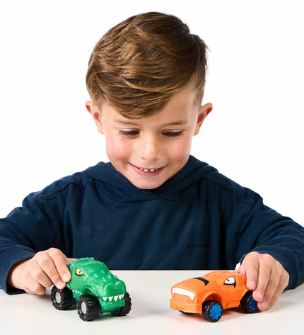 Moose Toys Turbo Tyger vs Rumbler Jaw action figures from speelgoed en games, featuring detailed warrior characters and accessories.