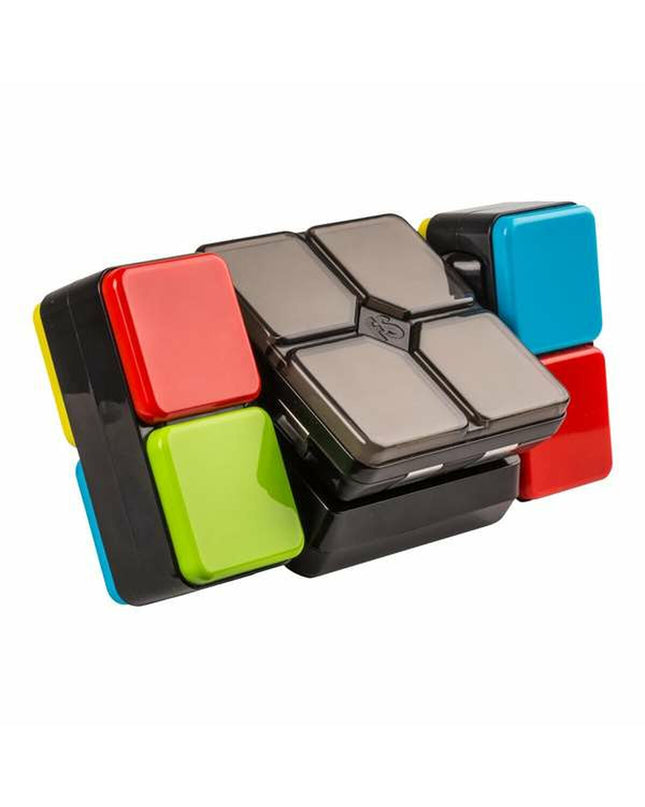 Moose bordspel with colorful game pieces and cards, perfect for family game nights and fun with friends.