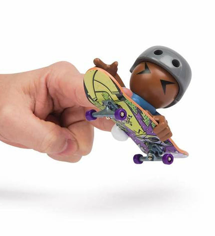 Spin Master playset featuring colorful dolls and action figures from the Speelgoed en games collection, with various accessories.