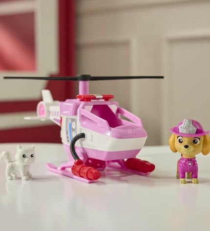 Spin Master Paw Patrol action figure from the speelgoed en games collection featuring a colorful rescue pup with detailed uniform.