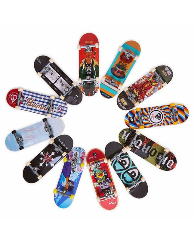 Colorful Vingerskateboard Spin Master toy vehicle with wheels, designed for fun and play in the speelgoed en games category.