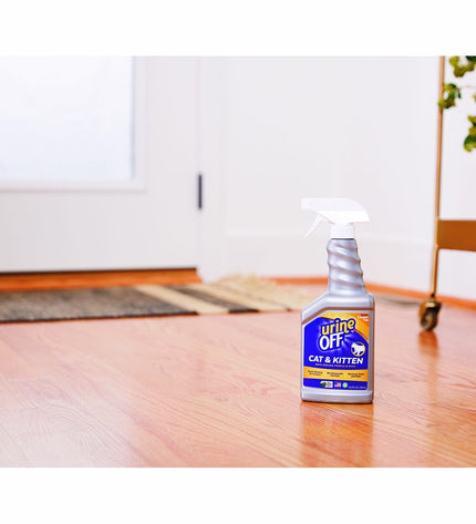 Urine Off cleaner for cats in 500 ml bottle, effective pet stain and odor remover for cat urine, from Urine Off brand.