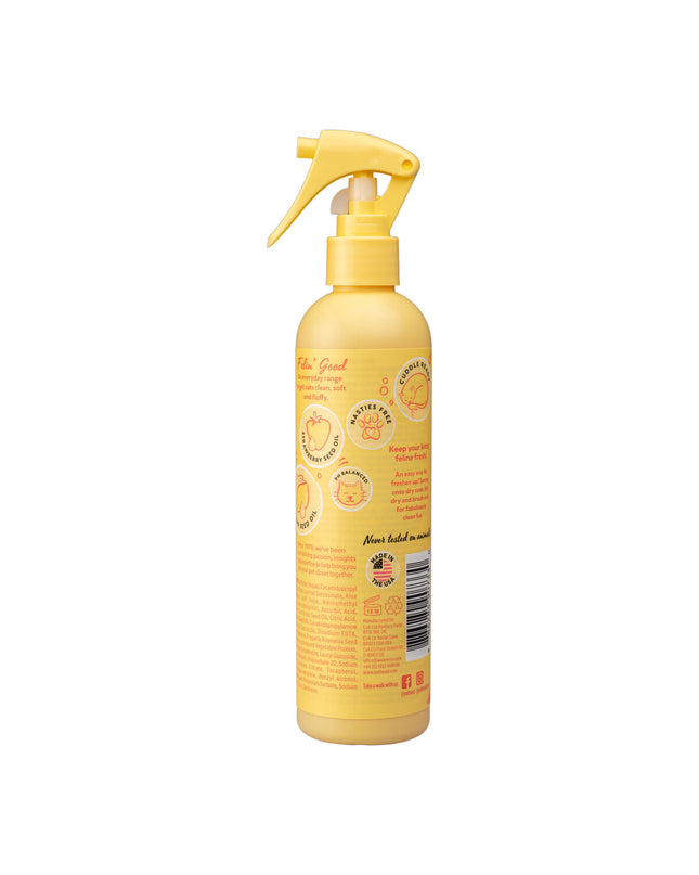 Pet Head Lemonberry Felin' Good pet conditioner for dogs, 300ml, with lemon and berry scent, shown in a pet grooming setting.