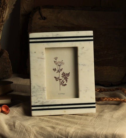 Rhaenyra 6x4 Natural Marble Picture Frame - Elegant Stone Photo Display for Desk, Shelf, Home Decor Gift