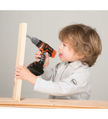 Smoby toy drill set with black and Decker branding, featuring two plastic drills measuring 17x5x22 cm and 20x7x18 cm.