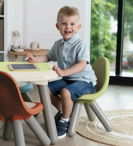 Child's Smoby Life baby chair with wooden legs, ideal for a bedroom, featuring a sturdy design and colorful finish.