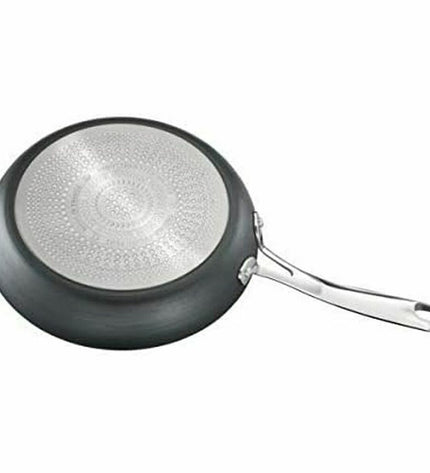 Tefal G2560402 24 cm frying pan for home cooking, stainless steel handle and non-stick surface, ideal for everyday kitchen use.