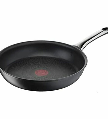 Tefal G2690232 20cm black metal frying pan for kitchen cooking, with sturdy steel construction and non-stick surface.