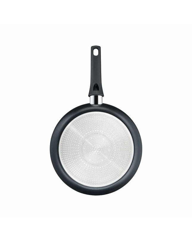 Tefal FORCE BLACK 24 cm black aluminium frying pan for kitchen cooking, with a non-stick surface, round shape and sturdy handle.