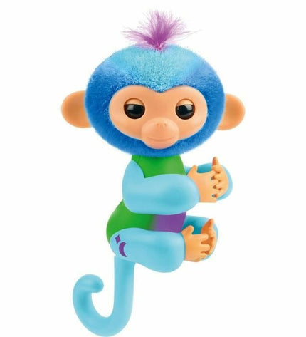 Lansay Magic Moods Mica action figure from the speelgoed en games poppen en actiefiguren collection, detailed with colorful accessories.
