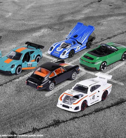 Smoby Raceauto toy vehicle from the speelgoed en games collection, featuring bright colors and detailed design.