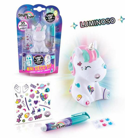 Canal Toys educatief spel with colorful game pieces and accessories for children, promoting learning and fun through interactive play.