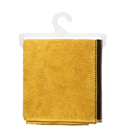 Yellow 5five Simply Smart premium cotton bath towel, 50 x 90 cm, soft and absorbent for home use.