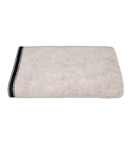 Beige 5five Simply Smart premium cotton bath towel, 100x150 cm, showing soft fabric and neat edges for home and bath use.