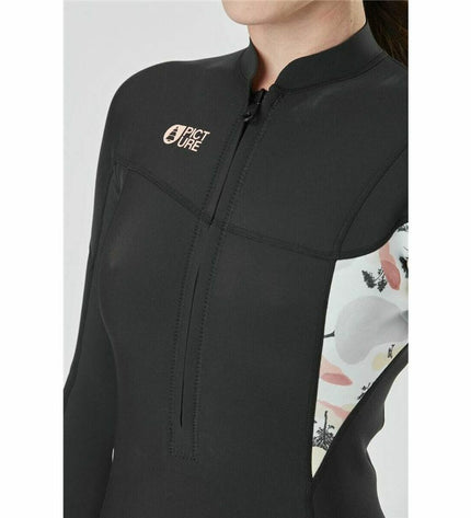 Picture Neopreen Picture Meta SL 2/2 wetsuit in black, designed for watersport and outdoor activities, shown on a model.