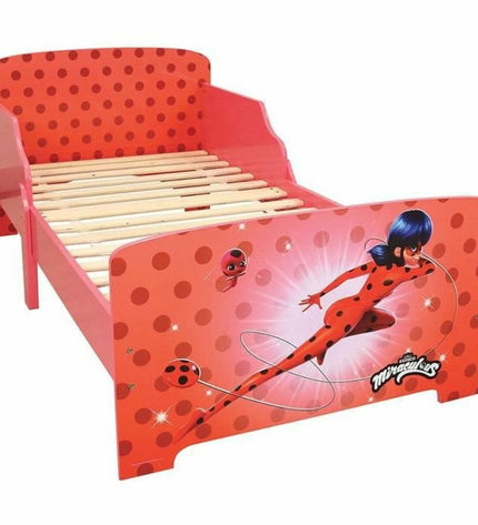 Baby Kinderbed Fun House Miraculous with fun house design, 140x70 cm, in a cozy bedroom setting.