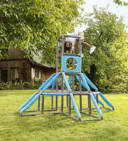 Smoby BIG Kraxxl giant activity center for outdoor play, featuring colorful climbing and sports equipment for kids.