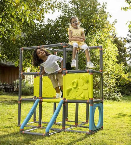 Smoby BIG Kraxxl The Frame activity center with colorful play elements for outdoor fun and active play.