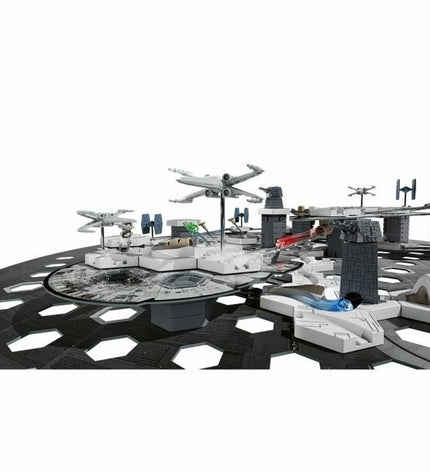 Ravensburger Gravitrax Star Wars set toy with themed track pieces and figures for building interactive marble runs.