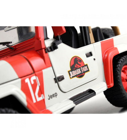 Jurassic Park-themed Jeep Wrangler toy vehicle, 19 cm, detailed model from the Auto Jurassic Park collection.
