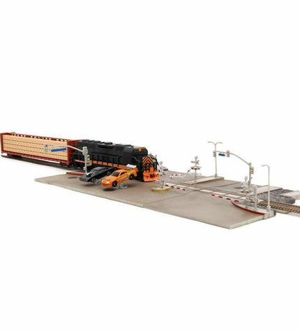 Smoby train set circuit toy with colorful train and tracks, designed for children to enjoy playful train adventures.