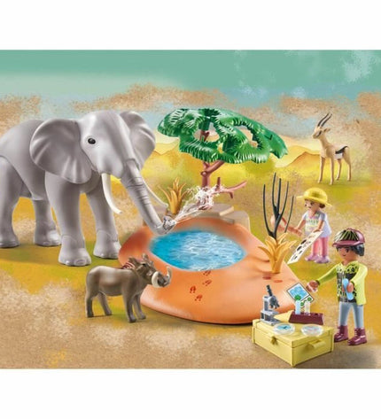 Playmobil Wiltopia action figures set with various toy figurines and accessories for imaginative play.