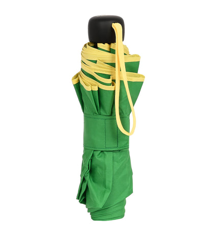 Benetton green folding umbrella with 94 cm diameter, compact design suitable for travel and outdoor use.
