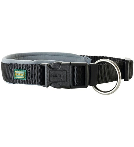 Hunter Neopren Vario black dog collar with adjustable straps and sturdy hardware, designed for comfortable and secure pet wear.
