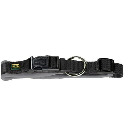 Hunter Neopren Vario dog collar in black with adjustable size, suitable for dogs with 40-45 cm necks, made of durable neoprene.