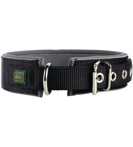 Hunter Neoprene Reflect dog collar in black with reflective strip, adjustable for medium to large dogs, 54-61 cm.