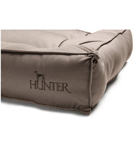 Hunter Lancaster brown dog bed in 100x70 cm with plush fabric and raised edges for comfortable pet relaxation.